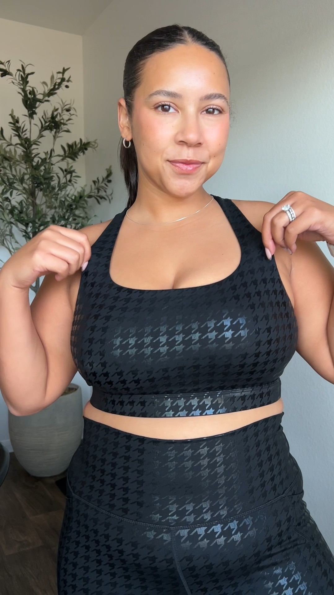 Senita houndstooth set. All black activewear. Midsize activewear 

#LTKActive #LTKMidsize #LTKVideo