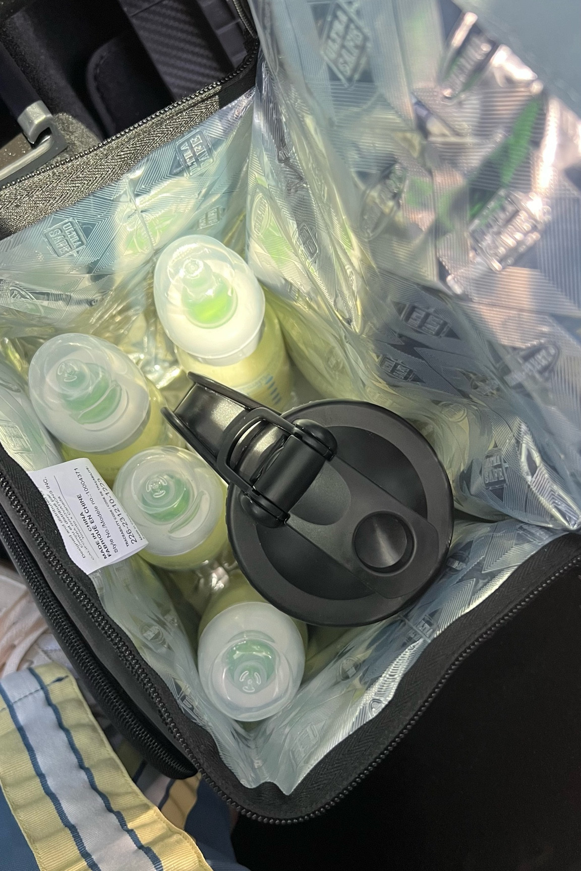 Cooler: tjmaxx

Linking mason pitcher + pump 