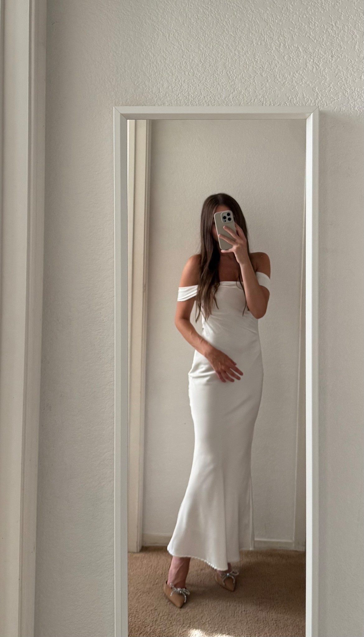beautiful elegant white midi dress you can wear the sleeves off shoulder or on your shoulders 🤍 
#white #whitedress #inspo #dress #mididress #fashion #style #look #satin #offshoulder #cute #heels #curler

#LTKStyleTip #LTKWedding #LTKBeauty