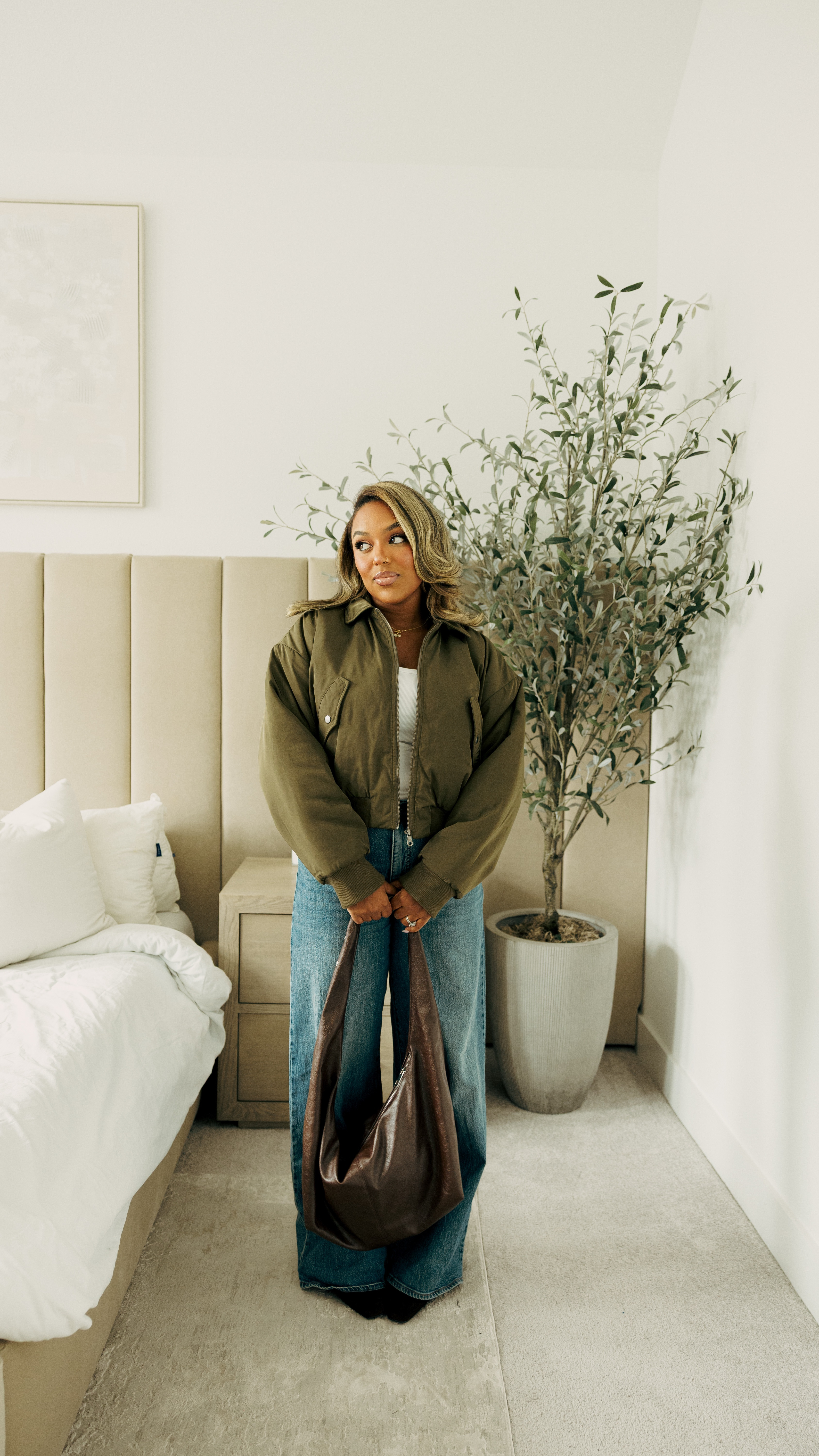 I love this fall look from @walmartfashion😍 The jeans are so comfortable and stretchy, the jacket you could even wear off the shoulder, and the bag is perfect to throw everything into!  #walmartfashion #walmartpartner 

#LTKMidsize #LTKFindsUnder100 #LTKStyleTip