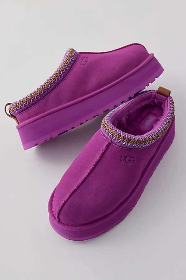 UGG Tazz Slipper in Mangosteen, Women's at Urban Outfitters | Urban Outfitters (US and RoW)
