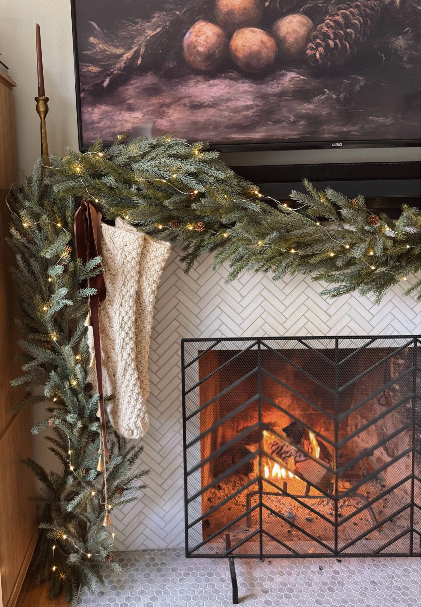 Simple and Classic Holiday Mantle ✨

Looking for some simple holiday mantle inspiration you can hang in less than 10 minutes? I got you! 

Here’s what I used:
X4 of the Magnolia Hearth & Hand 6” faux Spruce Garland from @target 

X3 of the large black command hooks 

X2 of the smaller clear command hooks 

4” of the brown velvet ribbon from @amazon 

LIKE. SHARE. SAVE FOR INSPO.

#LTKSeasonal #LTKHome #LTKHoliday