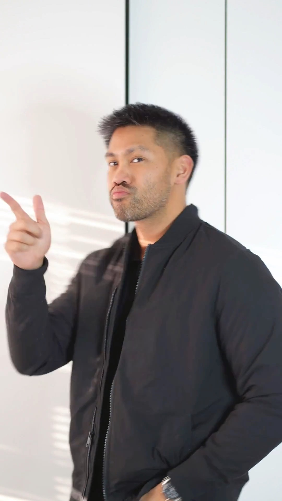 All black? Let's get it! 🖤
You can never go wrong with alll black and here's a nice casual fit to ease our way back into the week

Facial Cream @hims @revolve @revolveman
Sea Salt Spray @byblumaan
Polo @amazonfashion
Jeans @levis
Shoes @nike
Watch @omega@tourneau
Fragrance @pradabeauty
Jacket @bananarepublic