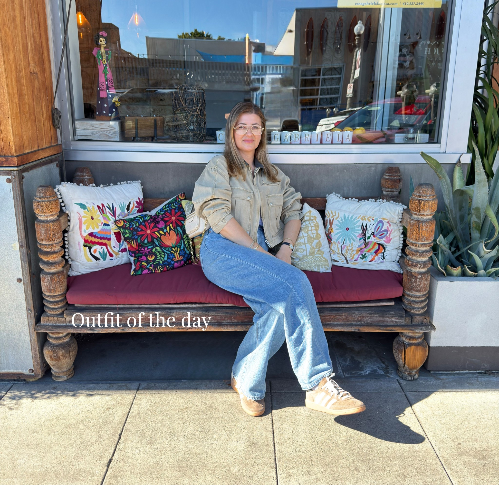 Brunch plans + a little antique treasure hunting 🤎✨

Today’s outfit needed to be equal parts cute and comfy — but practical enough for brunch and digging through vintage finds. Soft layers with just enough polish to feel put together without trying too hard.

Because the best Sundays start with brunch and end with a one-of-a-kind find. ✨

#OOTD #BrunchStyle #AntiqueShopping #WeekendVibes #NeutralStyle #ChicAndComfy #WeekendLook

#LTKootd