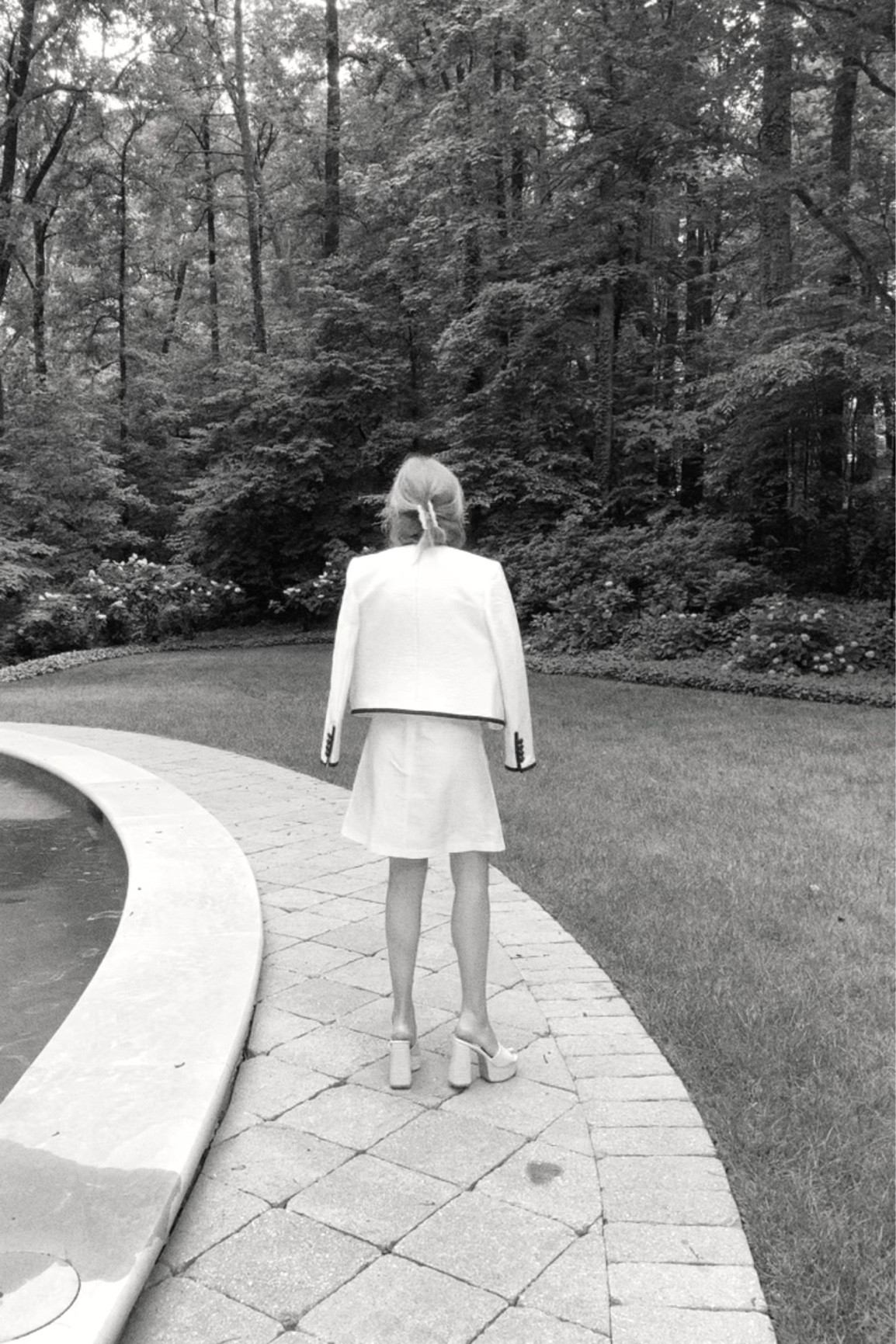 My outfit from today! This Veronica Beard Lady Jacket is a new favorite of mine. In size 2, drapes nicely over shoulders and also works as a top when buttoned. The Julia Amory Baby Jane Dress is another summer favorite. Wearing my true size XS and am 5’3. May have it shortened! Use the code EMILY15 for a discount when you check out🤍