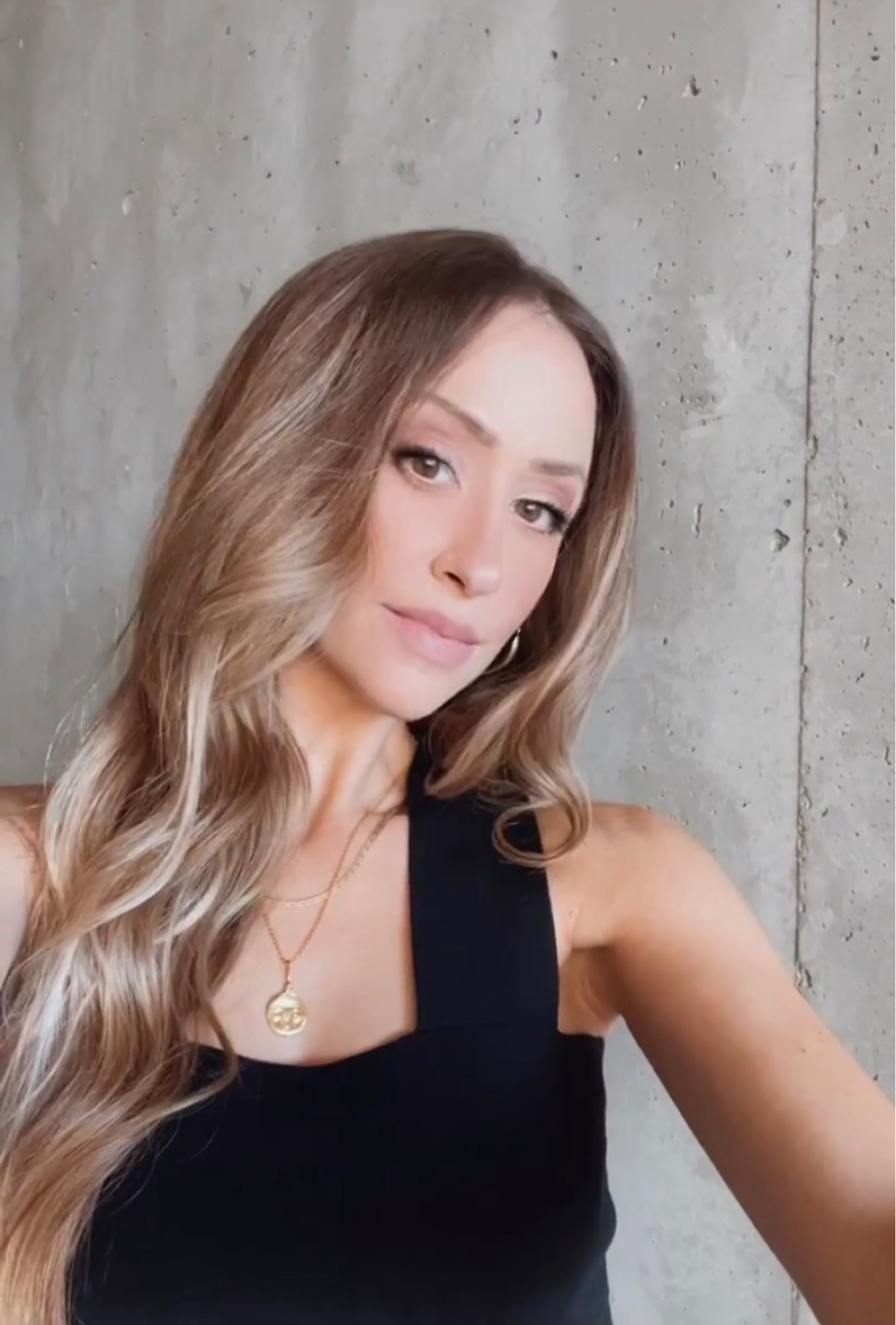 Cute wide strap tank that’s so elegant for parties or dinner dates. 

#tanktops #datefits #styletops #revolve

#LTKunder100 #LTKsalealert #LTKstyletip