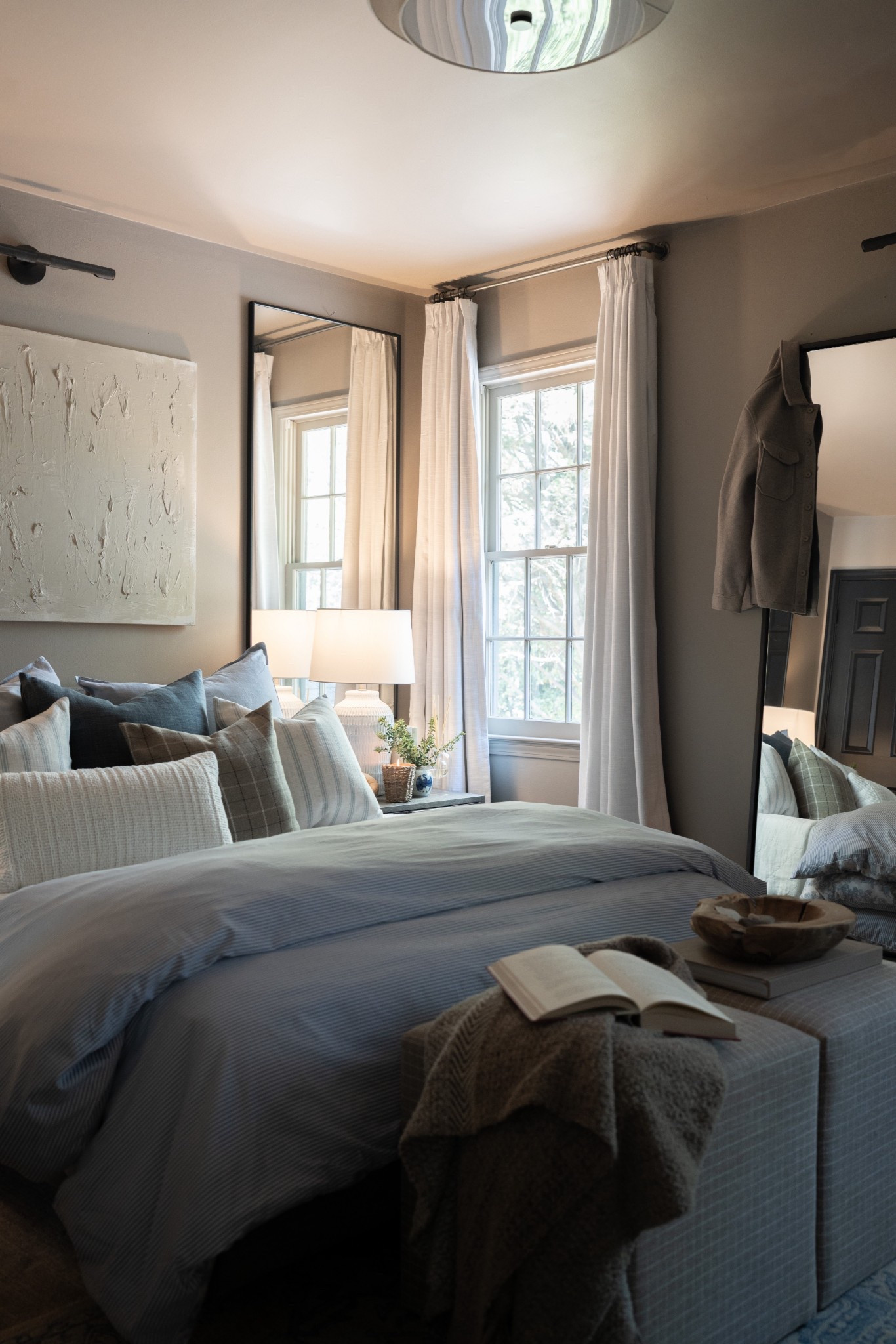 You don’t need a big budget!! You just need a few key pieces that are budget friendly and a few styling hacks to create your dream bedroom! 

#LTKSeasonal #LTKHome #LTKSaleAlert