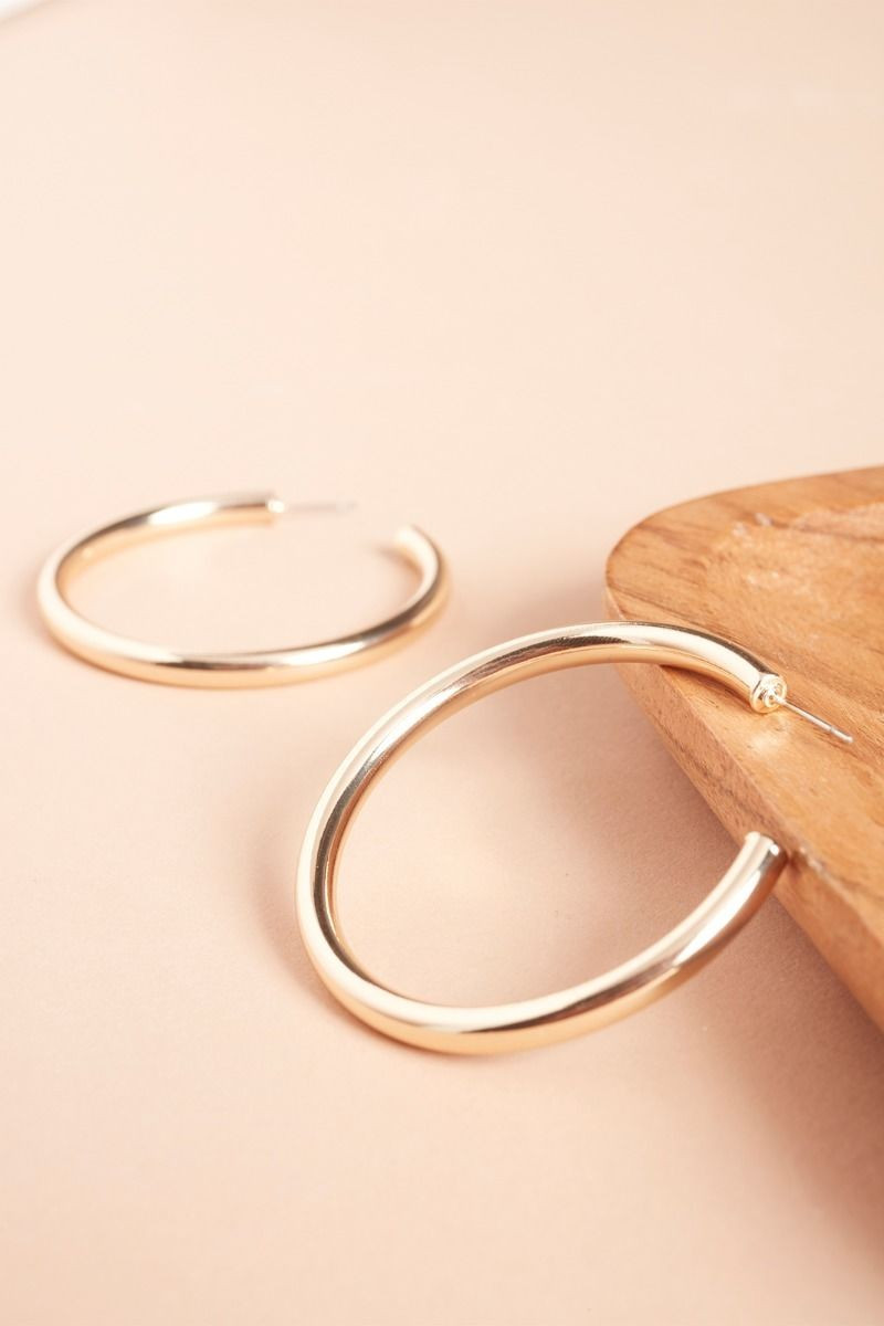 THIRTY-NINE 42      
    
    Emma Thick Hoop Earrings


    



           0.0 star rating   Wri... | Evereve