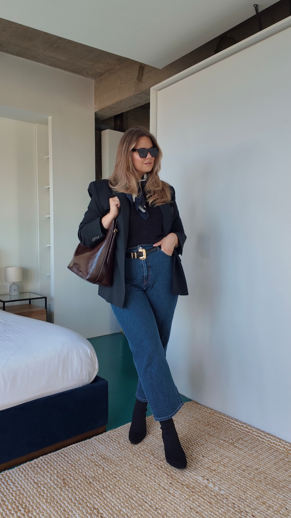 Transitional outfit of the day 🌟 

Everlane blue jeans W33
Sezane cardigan XL
Free people black boots
Arket silk neck scarf 
AOS sunglasses 
Zara bag 
Black blazer 
Dehanche belt 

#LTKmodest #LTKmidsize #LTKeurope