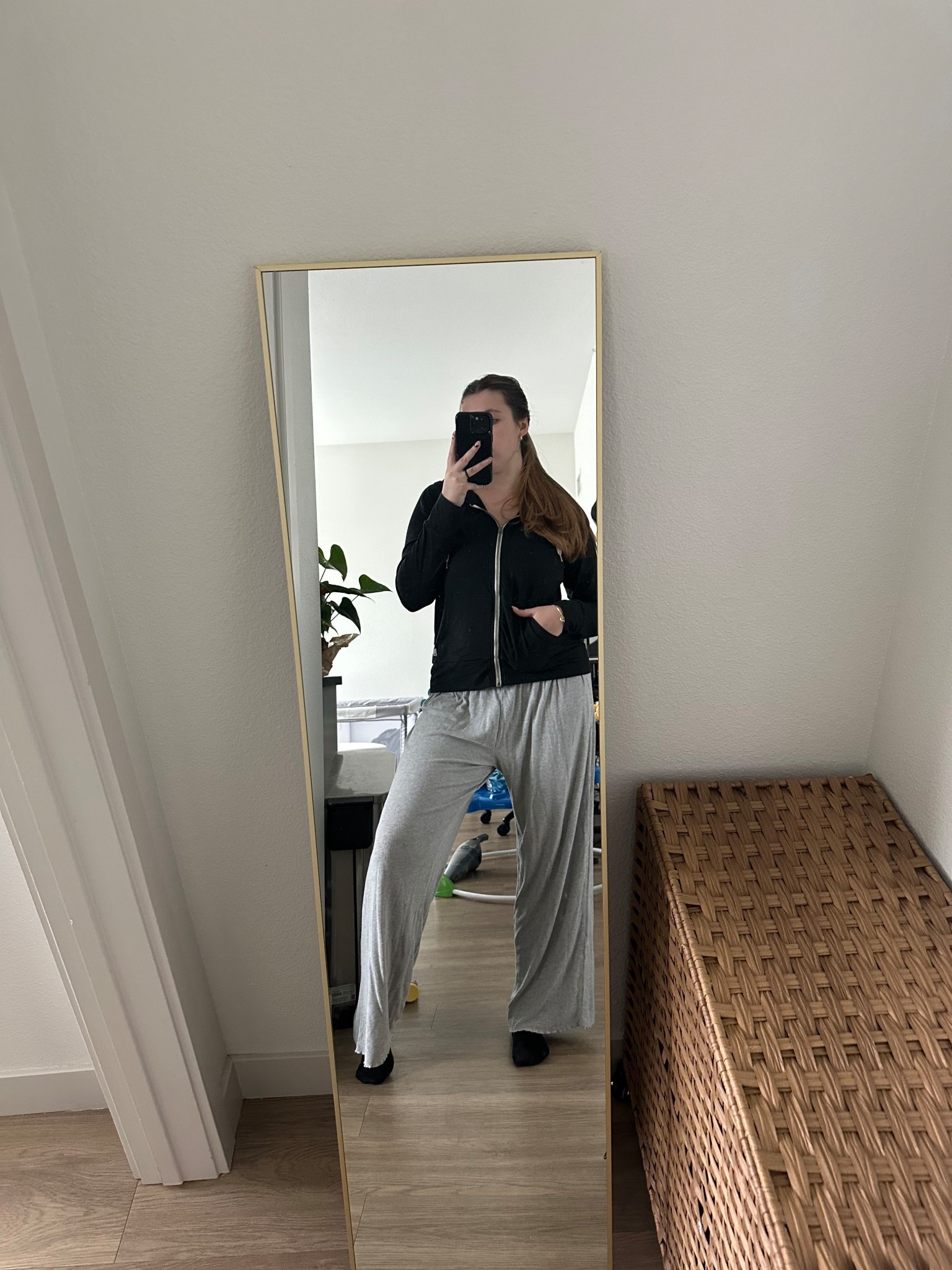 wearing @Aerie and @Vuori US pants are old, similar pair linked

#LTKootd #LTKmomlife #LTKdayinmylife