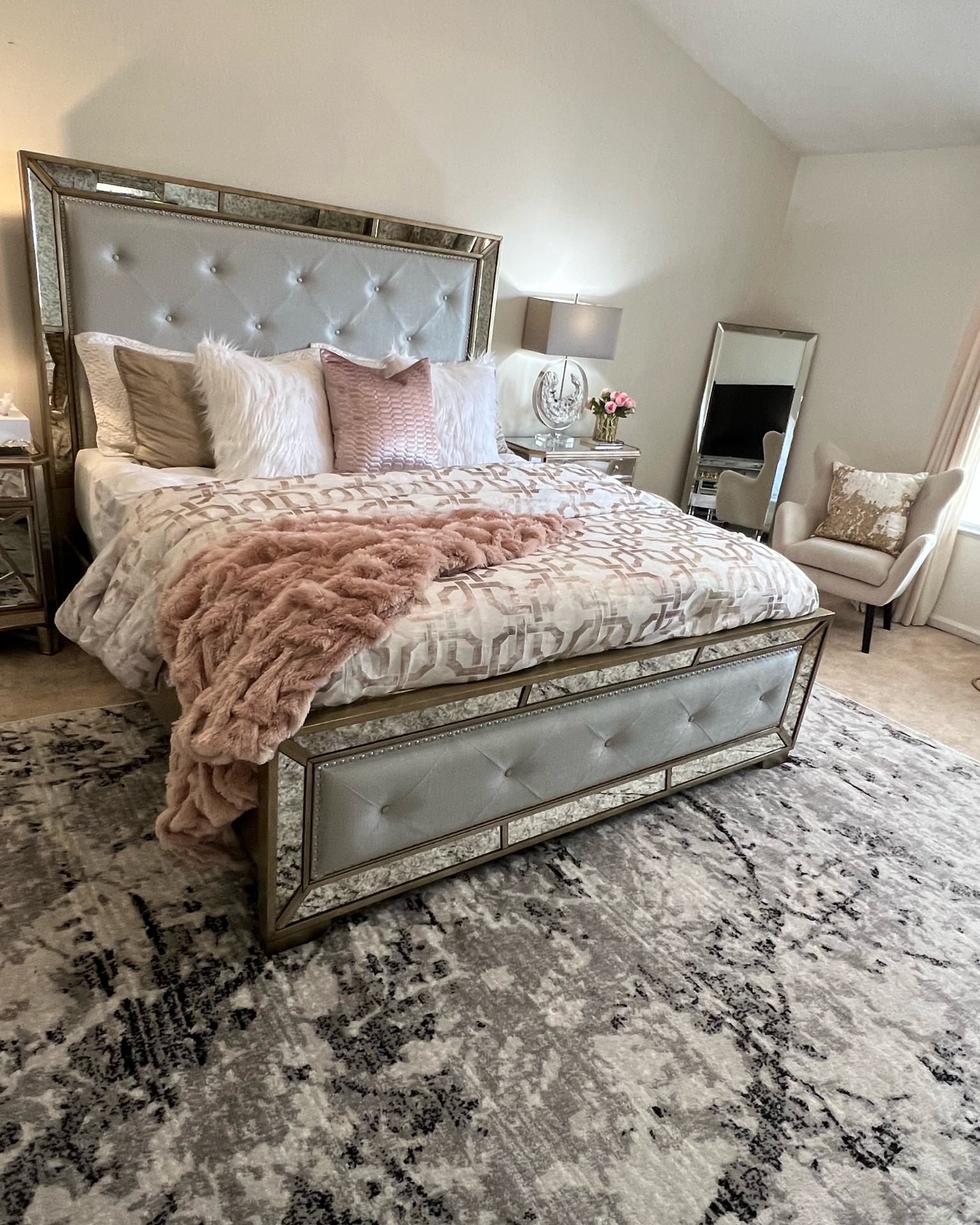 Mi habitación 

#LTKSeasonal #LTKBeautySale #LTKFind