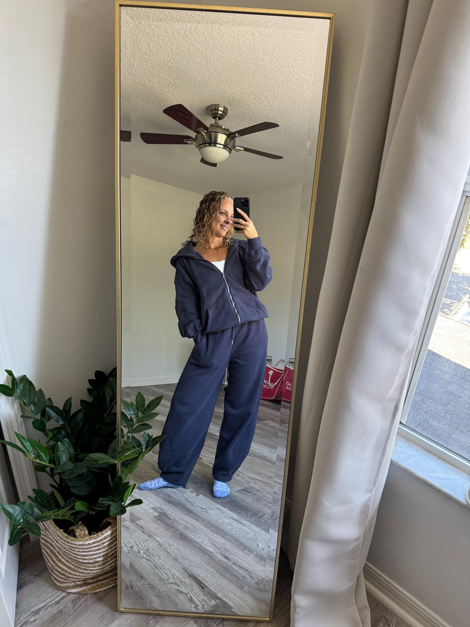Abercrombie matching set sapphire, zip up hoodie and zips from both directions and barrel sweatpants. I did a medium in both ￼

#LTKootd #LTKmomlife #LTKOver40