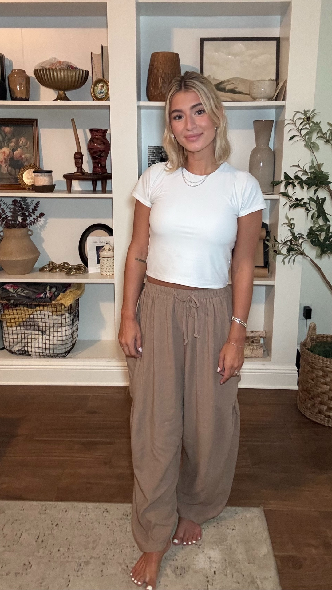 The PERFECT comfy casual outfit for moms on the go who want an easy but cute option

#LTKFindsUnder50 #LTKU