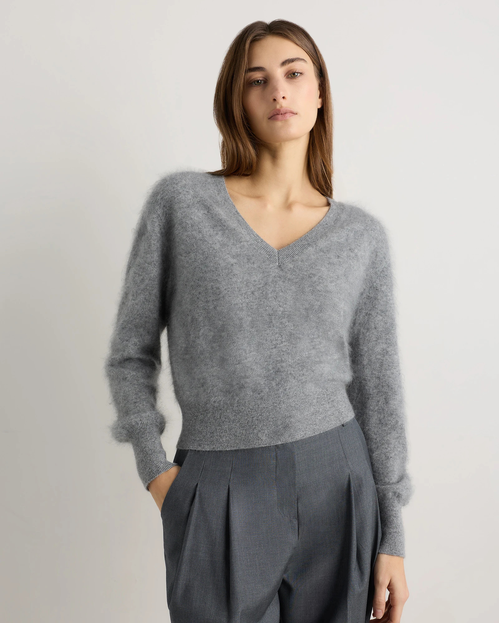 Quince | Women's Brushed Cashmere Shrunken V-Neck Sweater in Ivory, Size Large | Quince