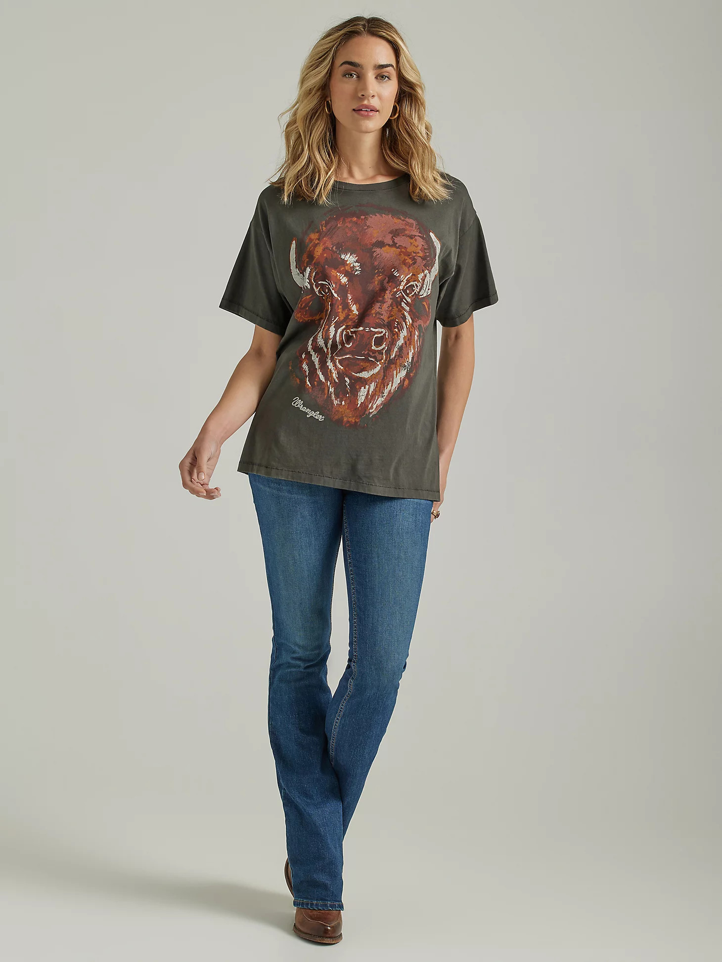 Women's Wrangler Retro® Bison Oversized Tee in Grey | Wrangler