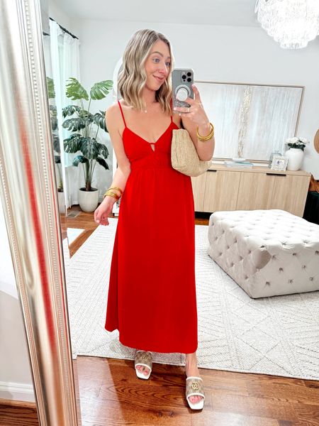 This best selling, most flattering maxi dress is back this year! I have it in black, green and pink from previous years and just ordered the tan + red! (The red will sell fast)—runs TTS, I wear a size small!

Dresses, vacation style, target, maxi dresses 

#LTKsalealert #LTKfindsunder100 #LTKstyletip