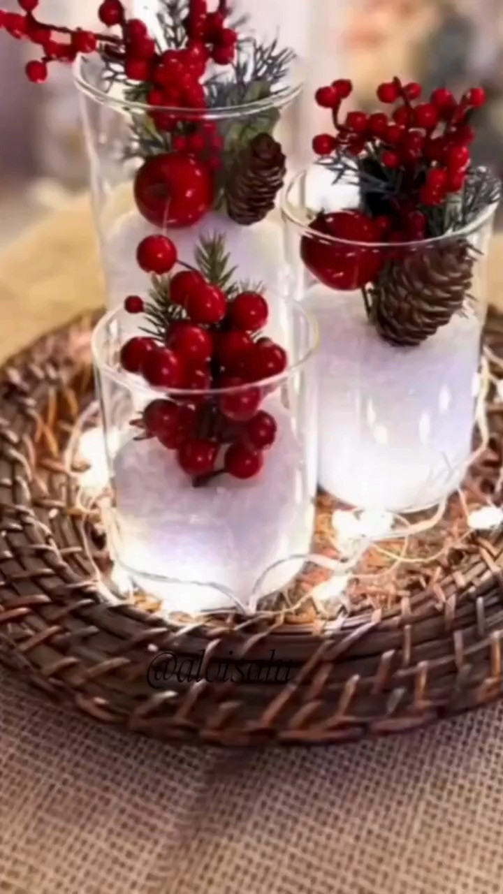 🎄 Uma ideia delicada para deixar sua mesa de Natal ainda mais especial!
 Use vidros transparentes, galhos, pinhas e uma vela para criar esse arranjo encantador.
 Perfeito para ceias, jantares e para quem ama receber com charme.
✨ Clique nos itens abaixo para recriar essa decoração!
 #MesaPosta #NatalDecor #HolidayIdeas
 

 #LTKhome #LTKdicadeestilo #LTKfestive