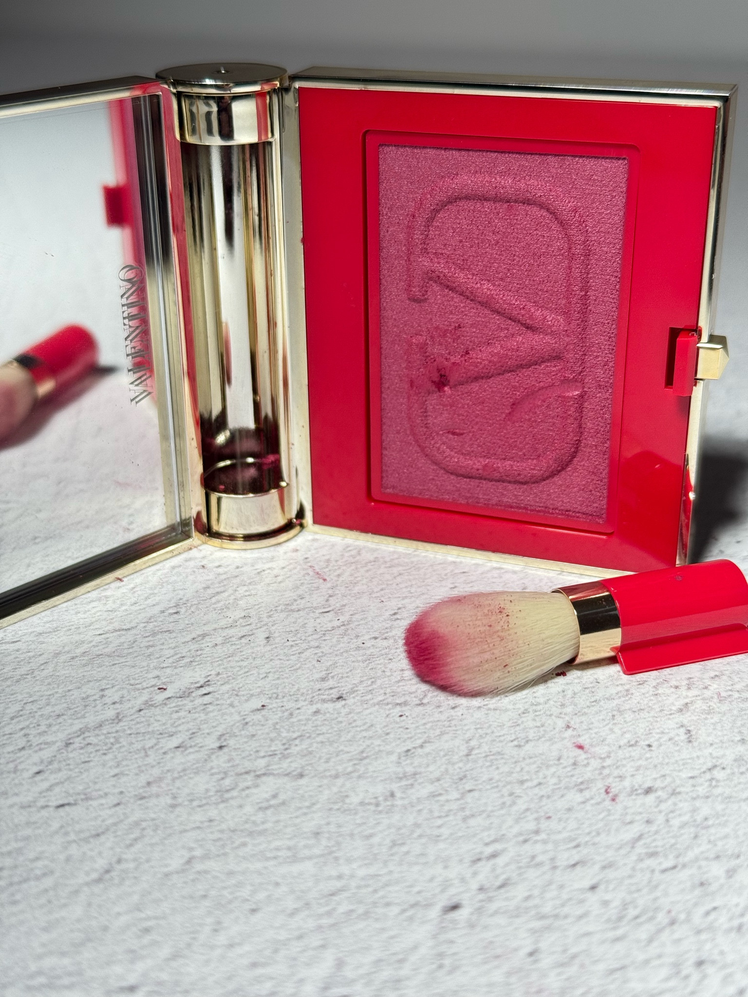 Nothing is more incredible than this Eye2Cheek pigmented blush and eye shadow from Valentino 💗 it’s the perfect shade!

#valentinobeauty #pigmentedblush #makeupover40



#LTKBeauty