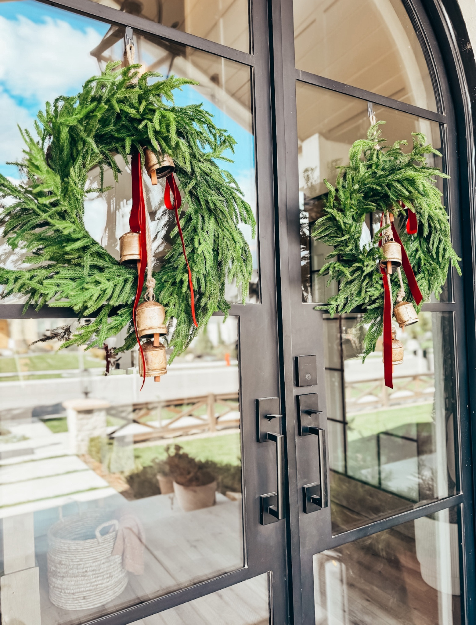 Are t these wreaths beautiful 😍 

#LTKSeasonal #LTKHome #LTKHoliday