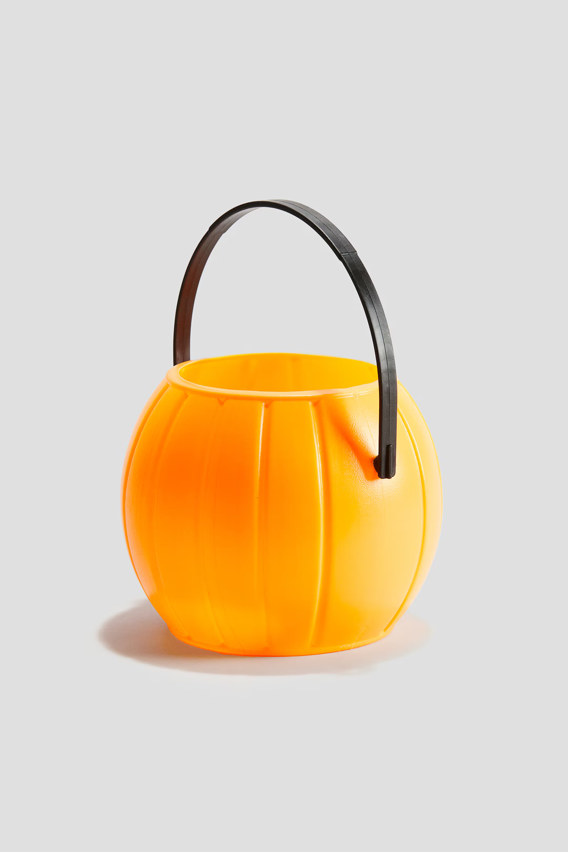Halloween bucket | H&M (UK, MY, IN, SG, PH, TW, HK)