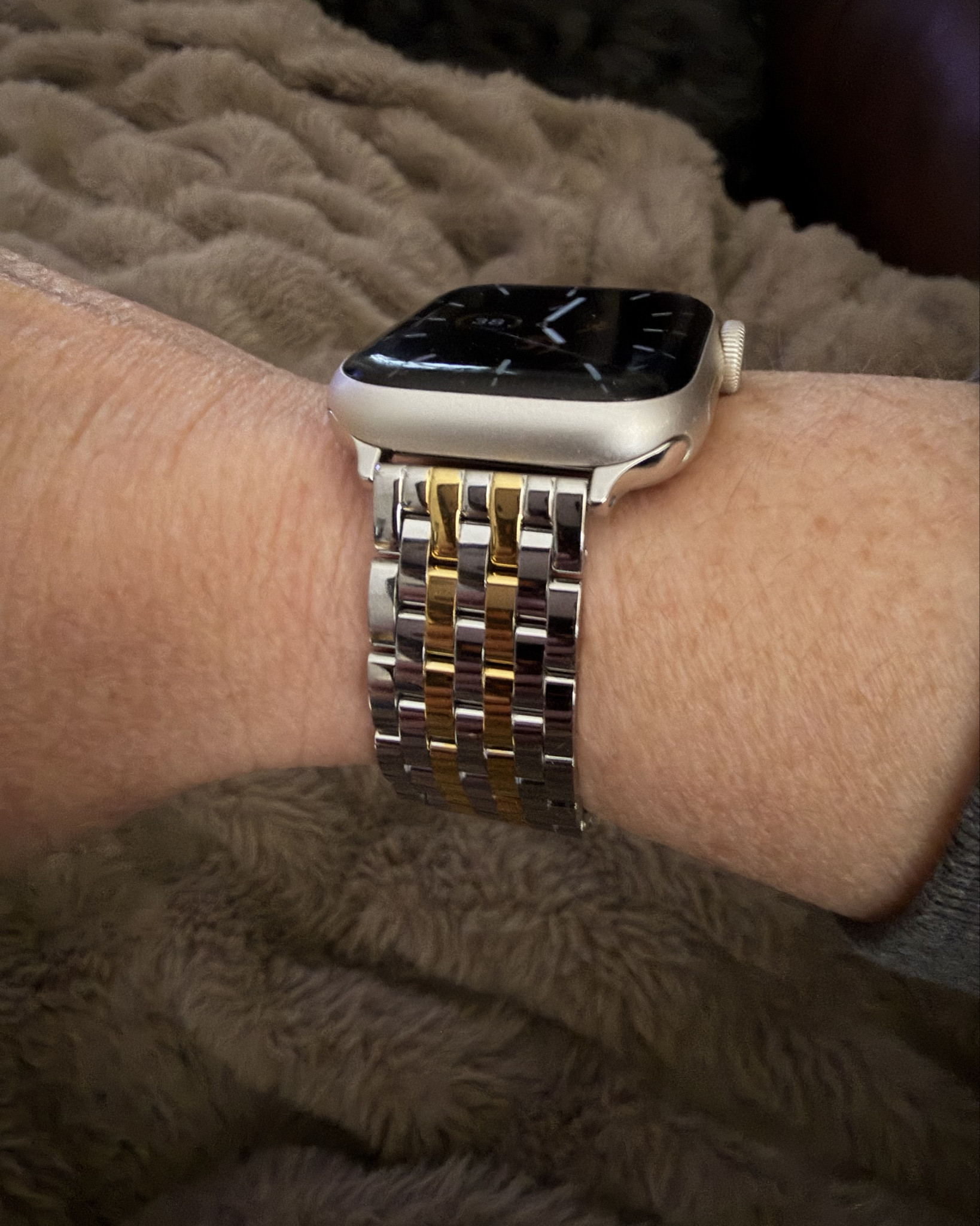 I feel so boujee with my new stainless steel watch band from @quince. The quality, look, price is absolutely perfect! Really dresses up my Apple Watch and I couldn’t be happier. Worth every penny! 

#LTKTravel #LTKfitnessgoals #LTKdayinmylife