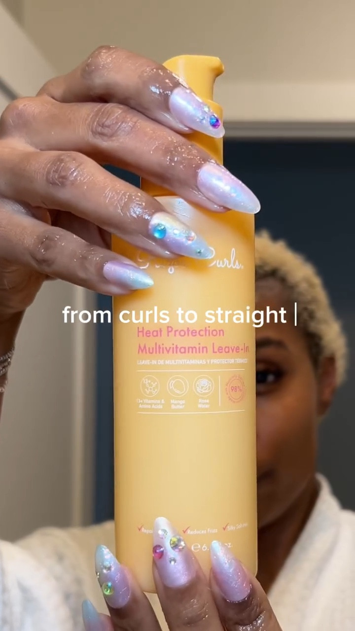 There’s something so satisfying about blowdrying curly hair to straight 😌

You know what I mean?!? 

Products used:
Heat Protectant @rizoscurls 
Blowdryer @patternbeauty 

#bostoninfluencer pixie haircut, pixie styling tips, pixie styling help, how to style a pixie, pixie hairstyle, black women with pixies