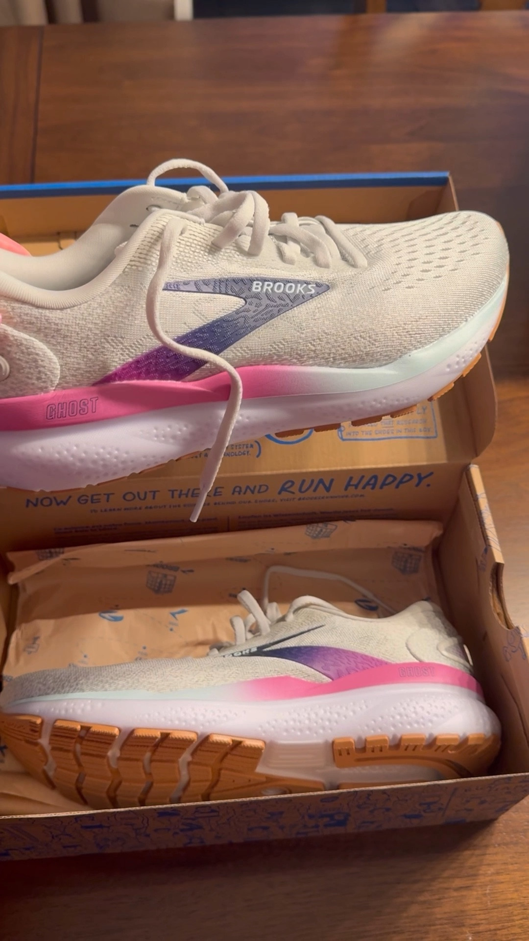 Brooks shoes, workout gear, healthy, orthopedic shoes, walking shoes, gym wear 

#LTKActive