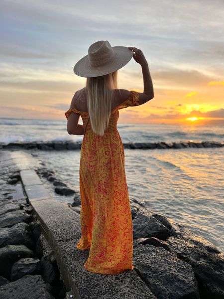 Love that my dress is matching the sunset ! Also this hat , i literally can’t live without! 

#LTKU #LTKSeasonal #LTKstyletip