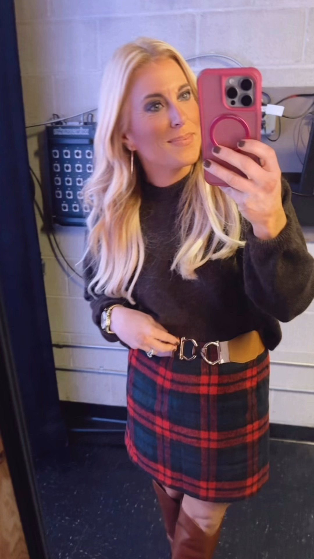 This wool skirt is on sale for $29 right now. You do not want to miss it. It is so good and the quality is amazing

#LTKFindsUnder50 #LTKSaleAlert