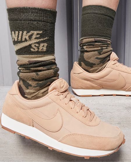 Nike DBreak premium sneakers in nude color. These are true to size. 


Gym, fitness, travel, nike, Adidas, dupe, nude sneakers, black sneakers, neutral sneakers, running sneakers, nike sneakers

#LTKshoecrush #LTKSeasonal #LTKHoliday