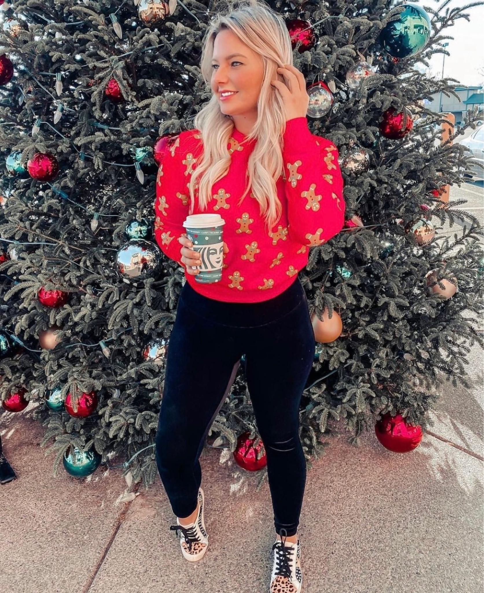 Velvet leggings and ginger bread sweater 😍

#LTKSaleAlert #LTKSeasonal #LTKHoliday