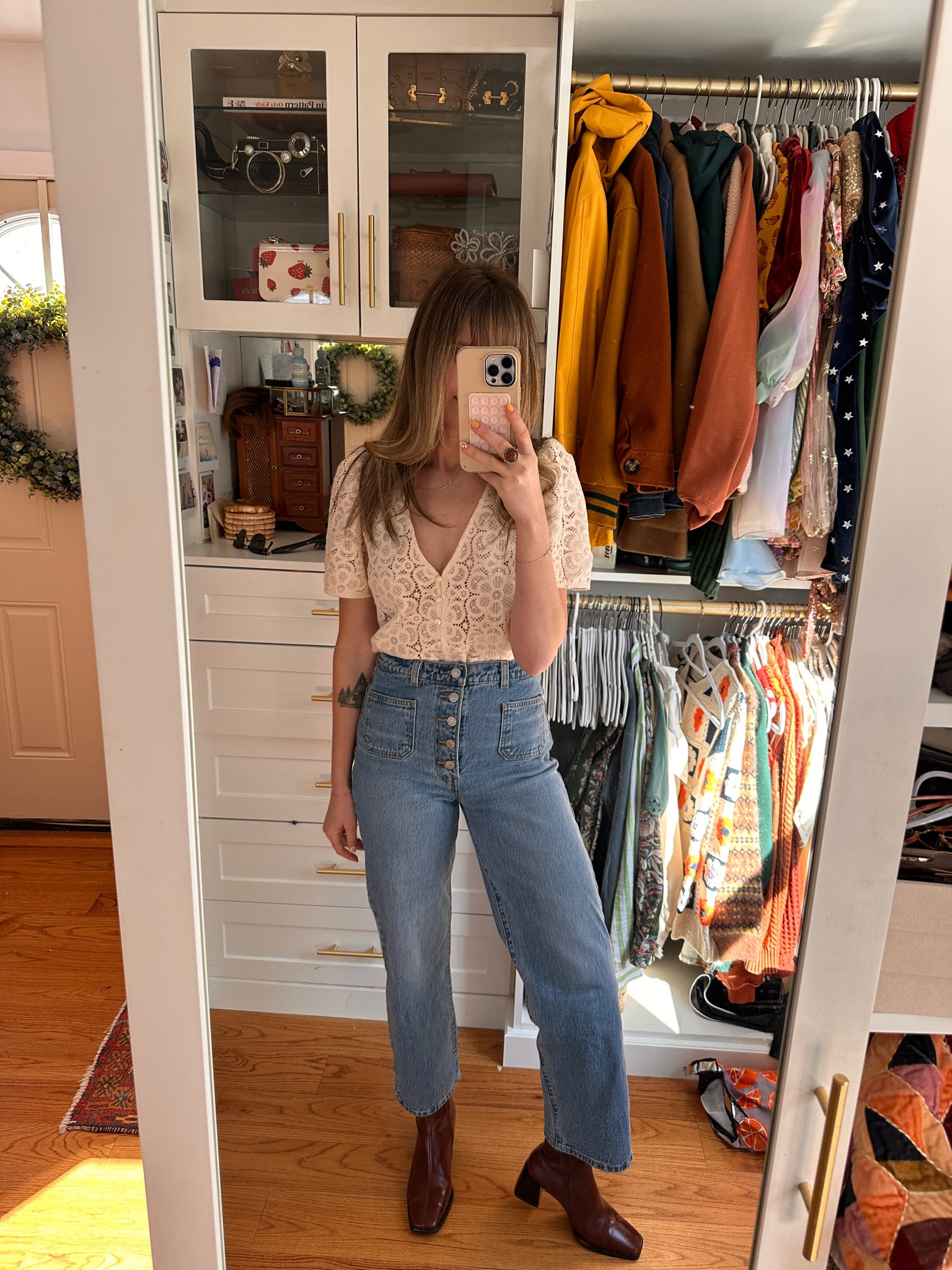 Love these Levi’s Ribcage jeans! 

#LTKfindsunder50 #LTKSeasonal #LTKfindsunder100