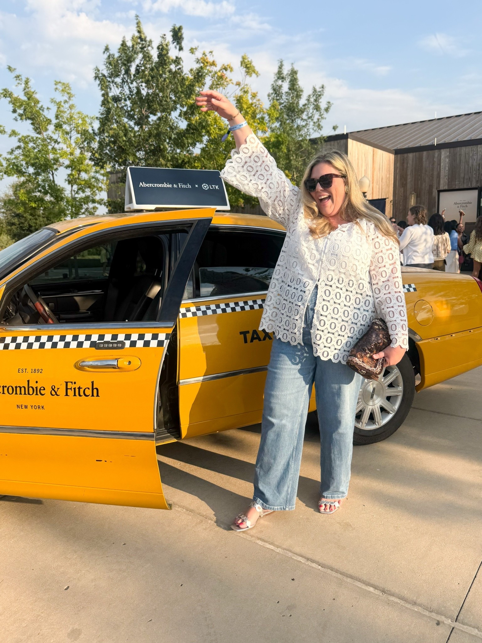 @hillhousehome top and @Spanx jeans for the first night of LTKCon! I'm wearing the XXL in the top and 2x Long in the jeans.

#LTKCon #LTKootd #LTKPlusSize