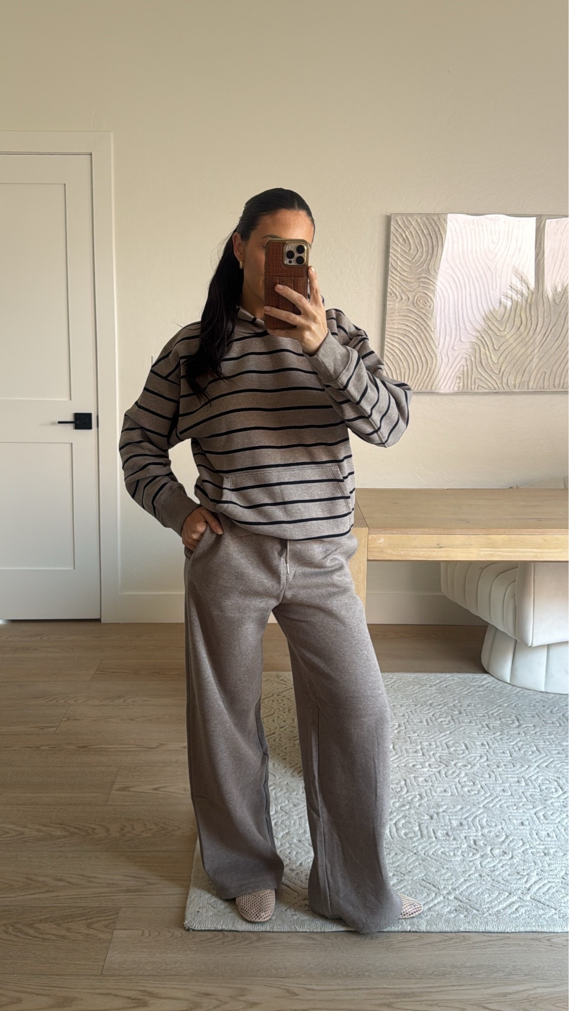 This weekend @abercrombie will have an in-app sale! Showing some cozy pieces for lounge // I am in a size small in all pieces