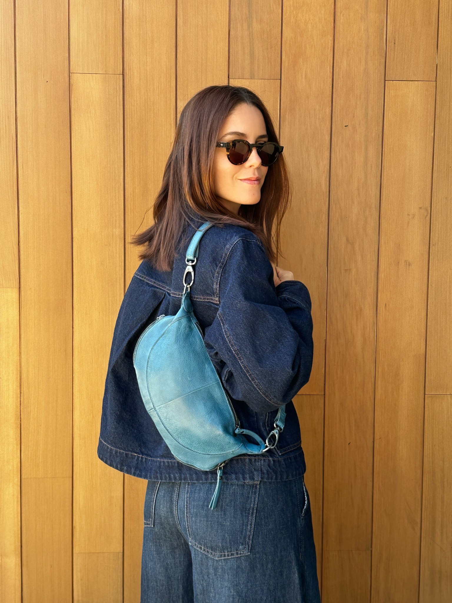 Leather crossbody bag 🩵

#LTKTravel #LTKValentine #LTKootd