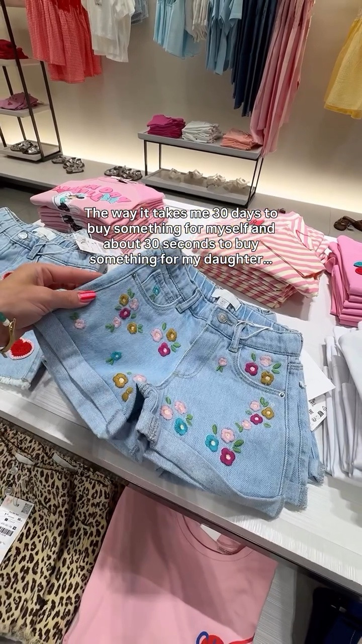 Say TODDLER below and I’ll send you all of my recent toddler girl fashion finds! 🛼🤸🏽‍♂️

Unfortunately for my bank account, I have a daughter! ☠️ I just can’t help myself with these new Zara toddler girl outfits! Which is your favorite? #zara #zarakidsgirl #zarastyle