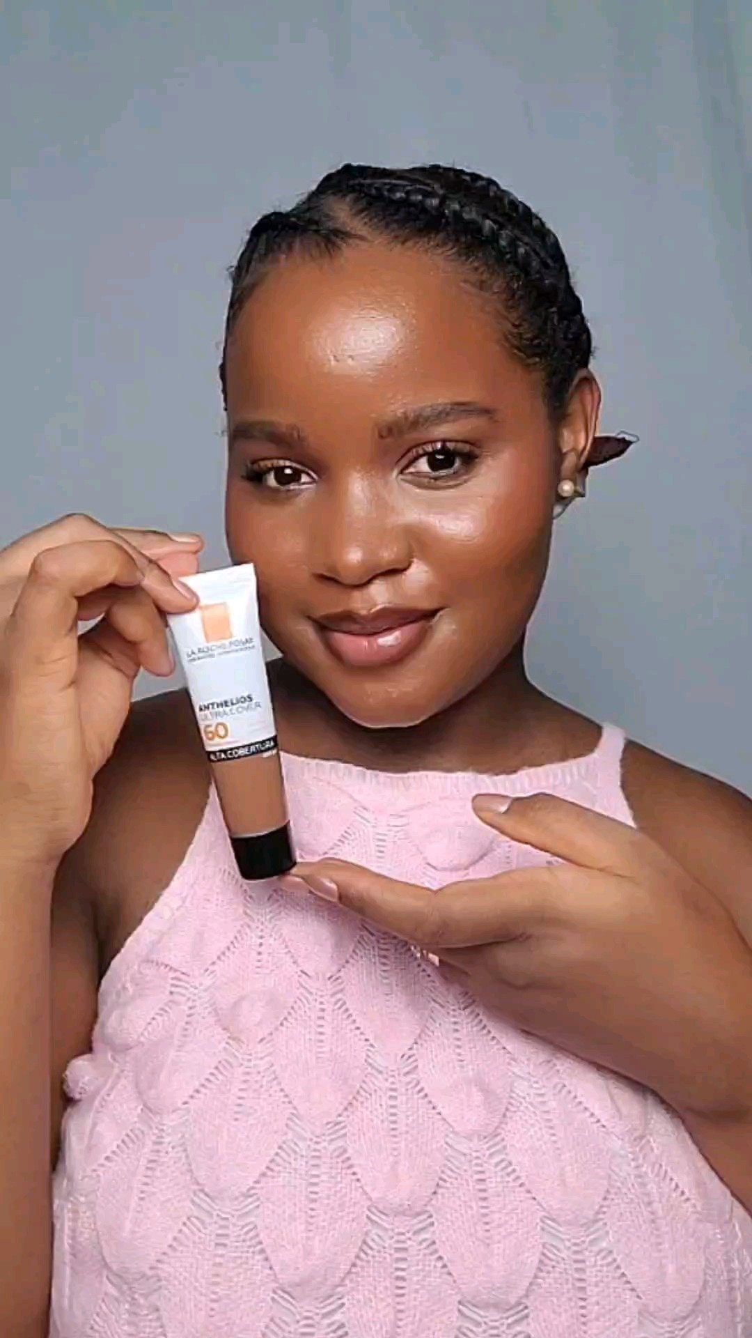 Protetor solar ultra cover de La Roche-Posay com fps60, com alta proteção solar e 12h de ultra cobertura de base em uma única camada.  Usei a cor 6 nas zonas mais escuras e 5 nas zonas claras. 

#LTKbrasil #LTKbeleza