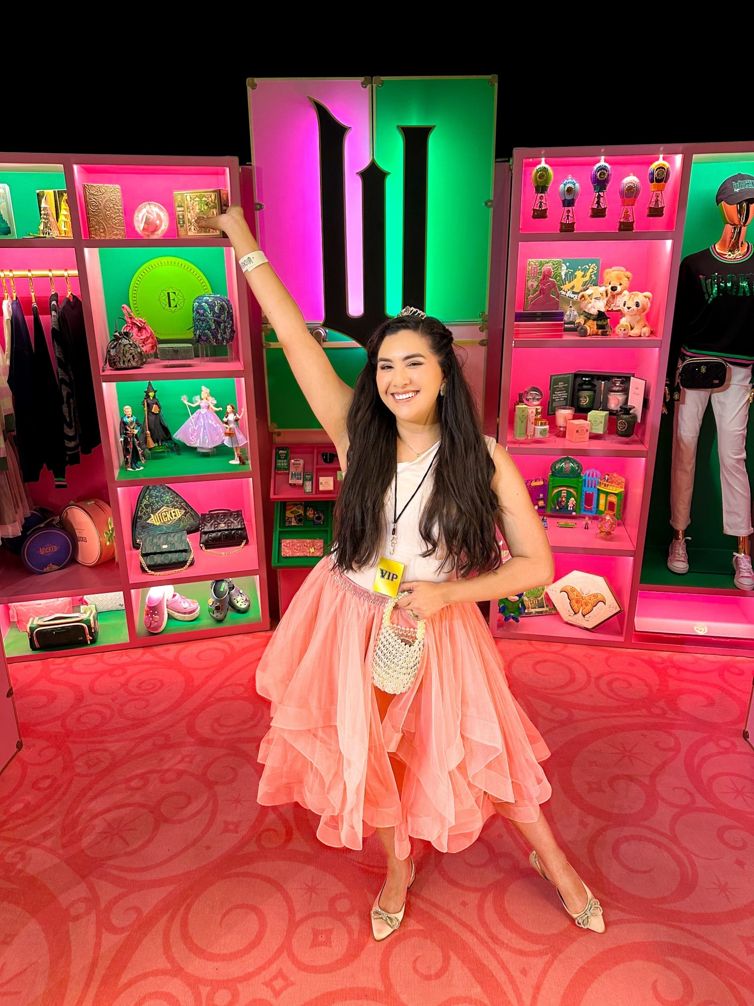 If you love Universal Pictures’ Wicked, then you should treat yourself to these✨

I had attended a fashion show hosted by Her Universe & Universal. Of course I went full Glinda for the outfit💕 I wore a pink top, pink skirt and paired it with these beautiful flats that have some sparkle at the tips🥰

The pearl bag and white/gold floral earrings here are absolutely stunning & feel very luxurious. Perfect for a night out or special event like this one! 

I also made to sure to link a few more Wicked merch/ other fun collectibles, deluxe items from the shelves behind me!

PS I can’t wait to watch Wicked For Good in November 💖💚 Anyone else?

Angie’s magical style, Universal Pictures Wicked Merch, pink ootd, Glinda, Elphaba 


#LTKTall #LTKBeauty #LTKItBag