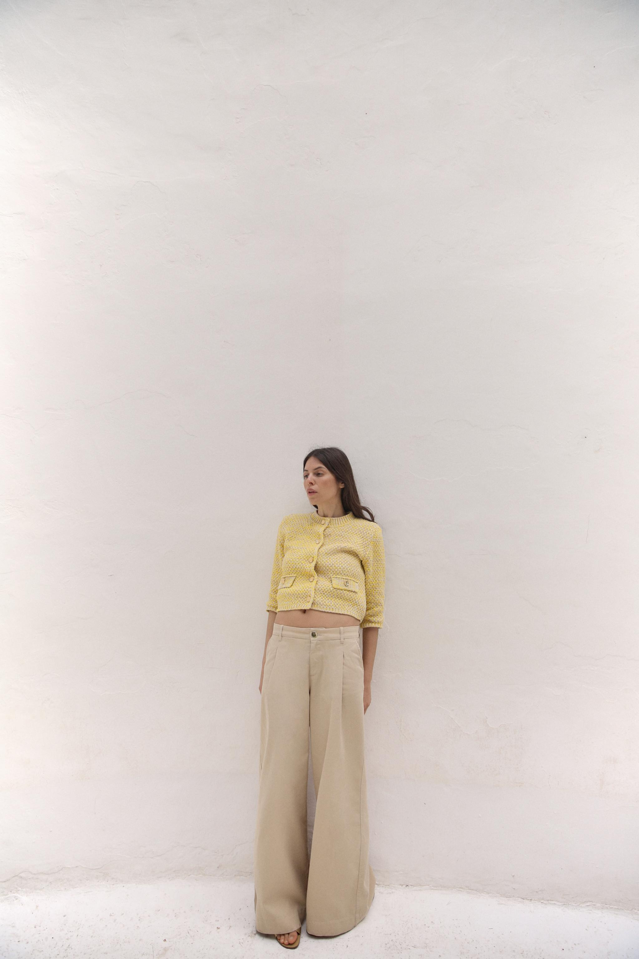 Round neck jacket with elbow-length sleeves. Front plackets. Button front closure. | Zara US