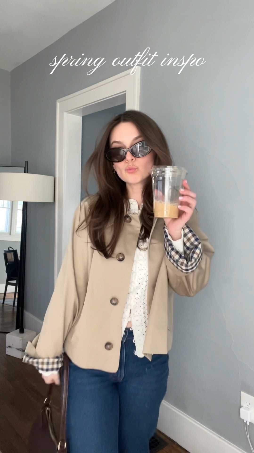So excited for spring outfits ♥️ @sezane @abercrombie @naturalizer #outfit #outfitoftheday #outfitinspiration #outfitinspo #ootd #springoutfit #croppedtrench