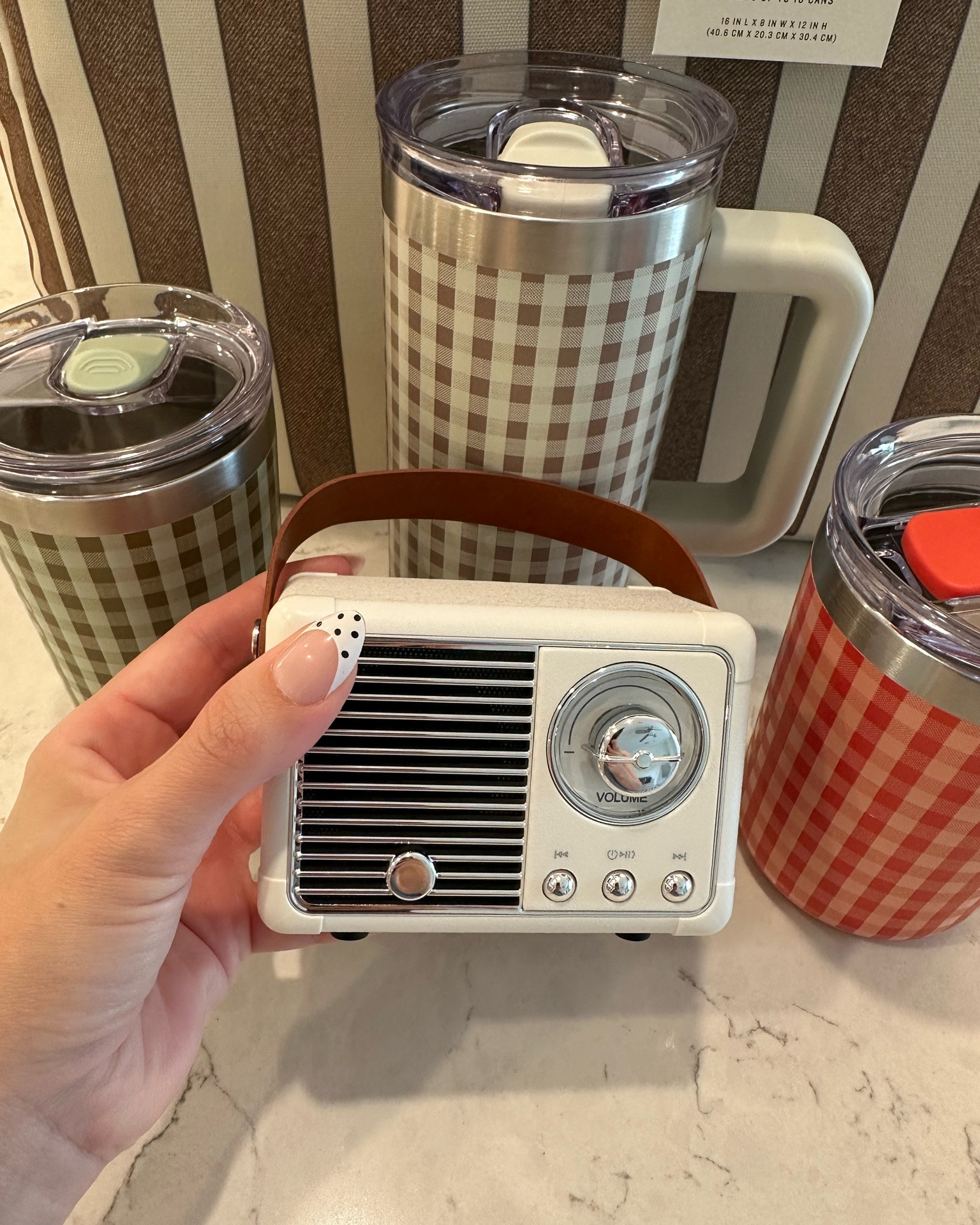 La compra que nadie necesitaba… hasta verla 😍 parece decoración pero es un “speaker” y tiene buen sonido. ❤️

#LTKSeasonal