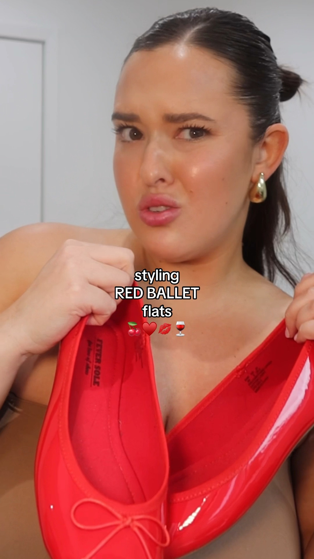 ballet flat moment 🍒 are we still loving the pop of red trend? 

Ballet flats, pop of red, holiday party, New Year’s Eve, holiday dress, sweater dress

#LTKplussize #LTKstyletip #LTKSeasonal