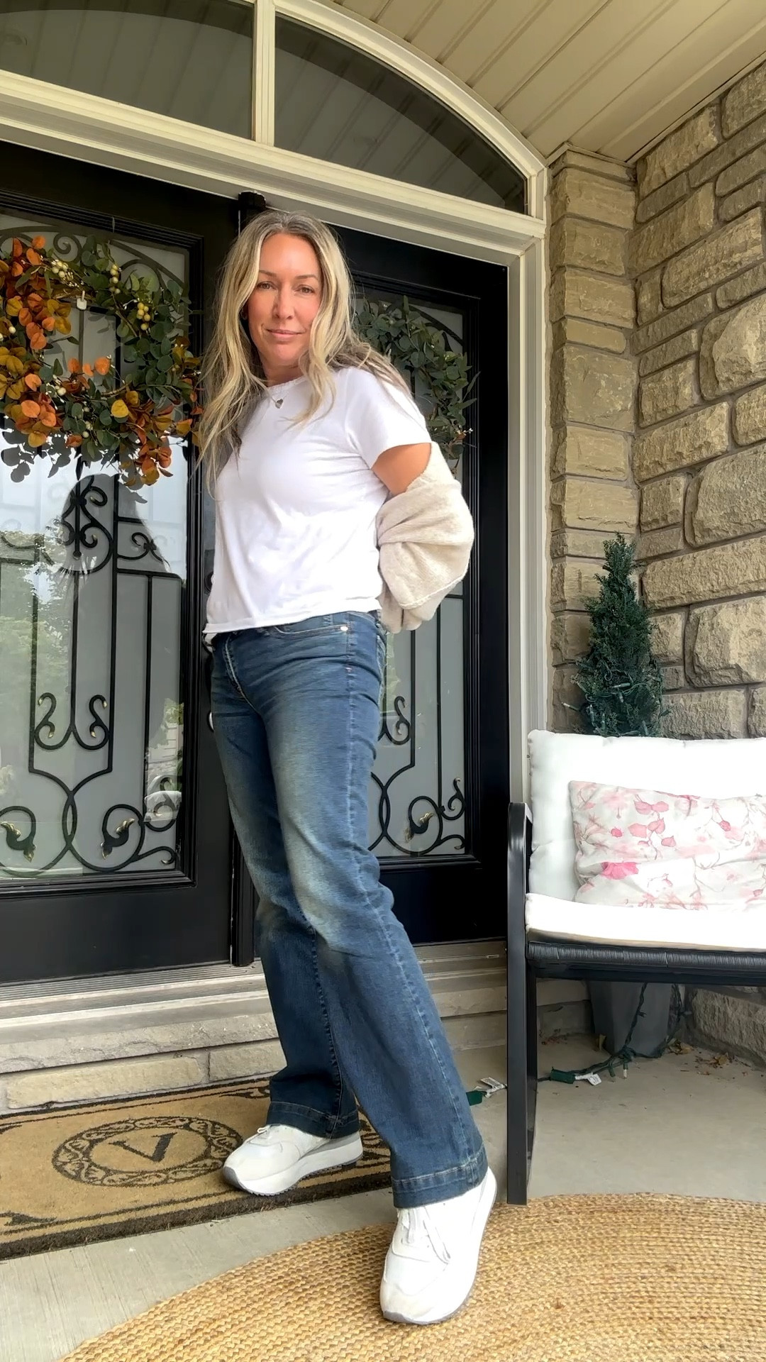 Jeans gap size 29. Tee gap size small. Sweater size small  

#LTKjeans #LTKcanada #LTKfall