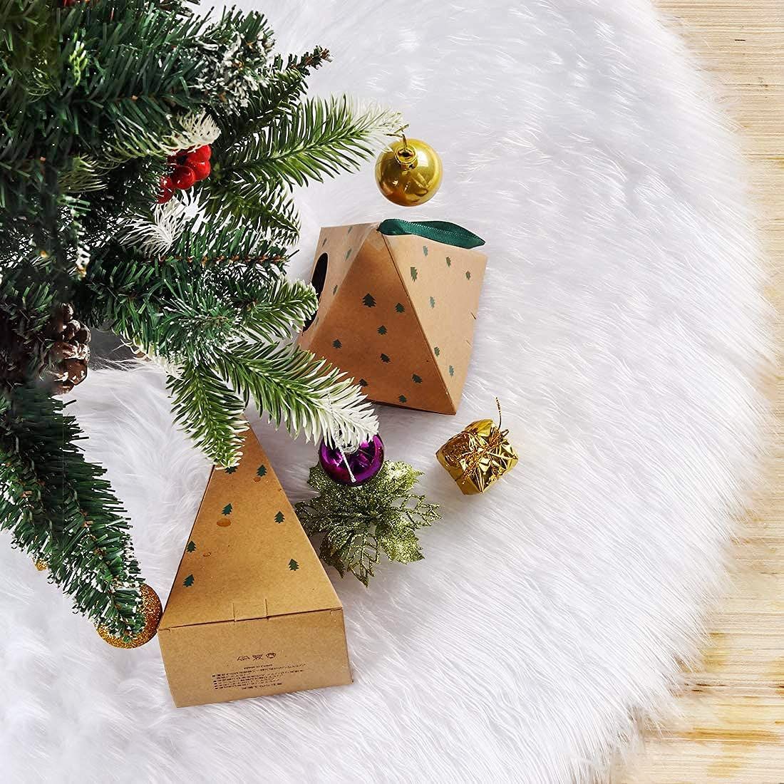 Amazon.com: iMucci 36inch Christmas Tree Skirt Snowy White Plush Velvet - Holiday Party Christmas... | Amazon (US)