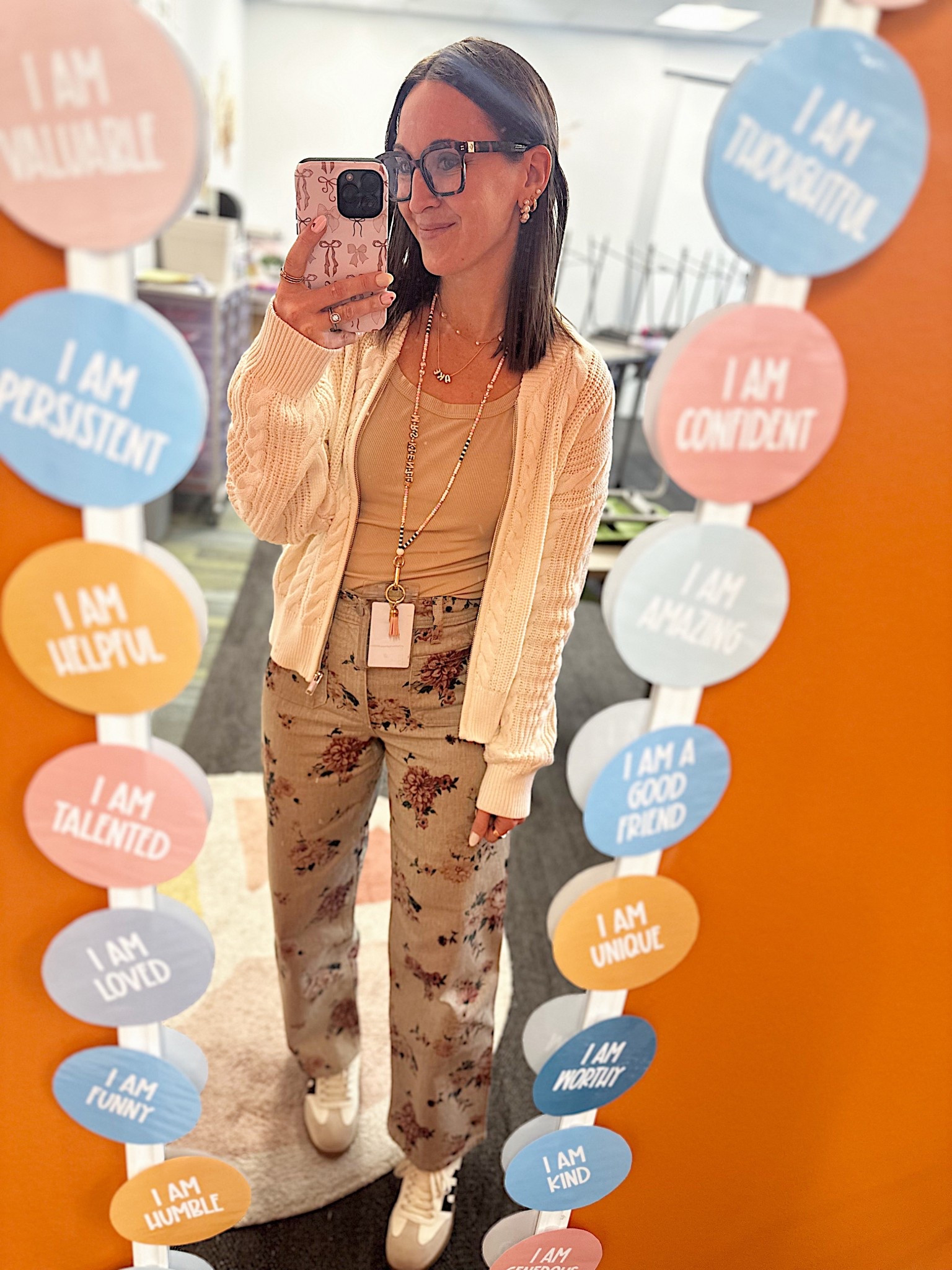 Teacher look 
Viral Target jeans 

#LTKdayinmylife #LTKWorkwear #LTKmomlife