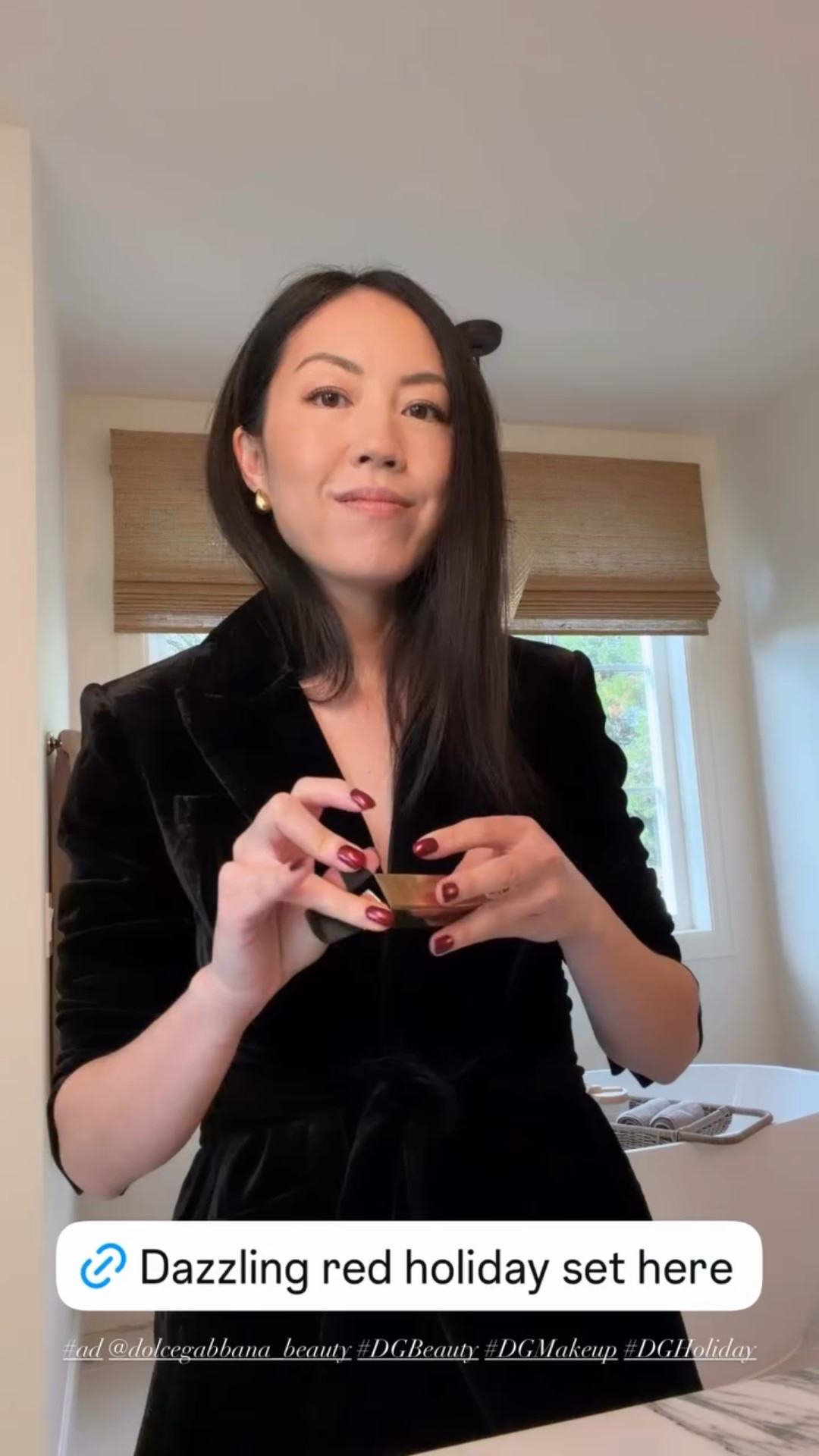 Finishing touches for my holiday look! Was shocked at how quick-dry this nail lacquer *actually* was – I did it just 10 minutes before doing my makeup and didn’t even smudge or chip it while getting ready! 

#ad @dolcegabbana_beauty #DGBeauty #DGMakeup #DGHoliday #cleanbeauty
#holidaylook



#LTKgrwm #LTKootd #LTKHoliday