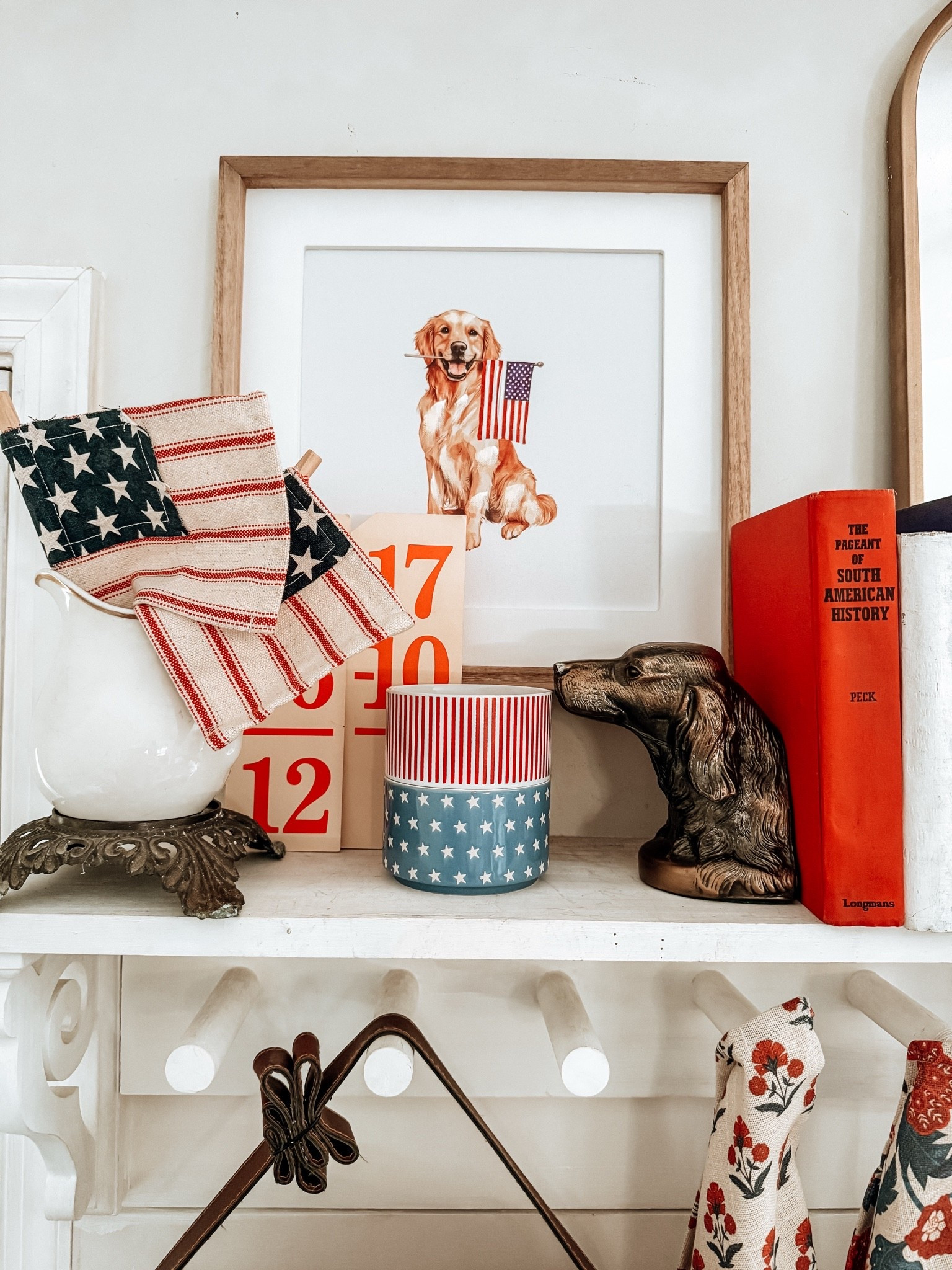 Golden retriever approved entryway decor 🐾✨ 

Cozy cottage details that make coming home feel even sweeter 🤍 

Warm textures, vintage-inspired touches, and a space that feels welcoming for both guests and your four-legged bestie.