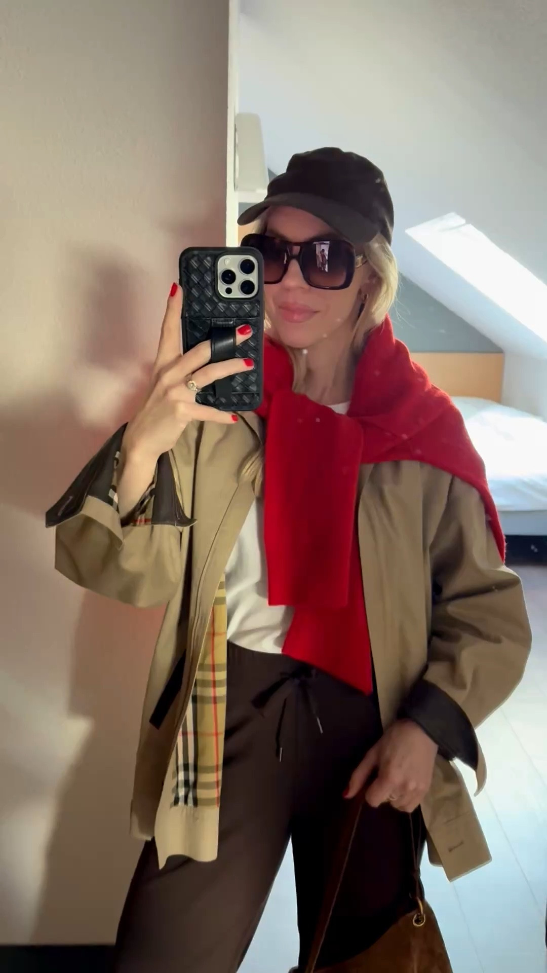 Casual travel look, spring outfit, trench coat, Amazon joggers, @Zara baseball cap, chocolate brown and red 

#LTKTravel #LTKOver40 #LTKSeasonal