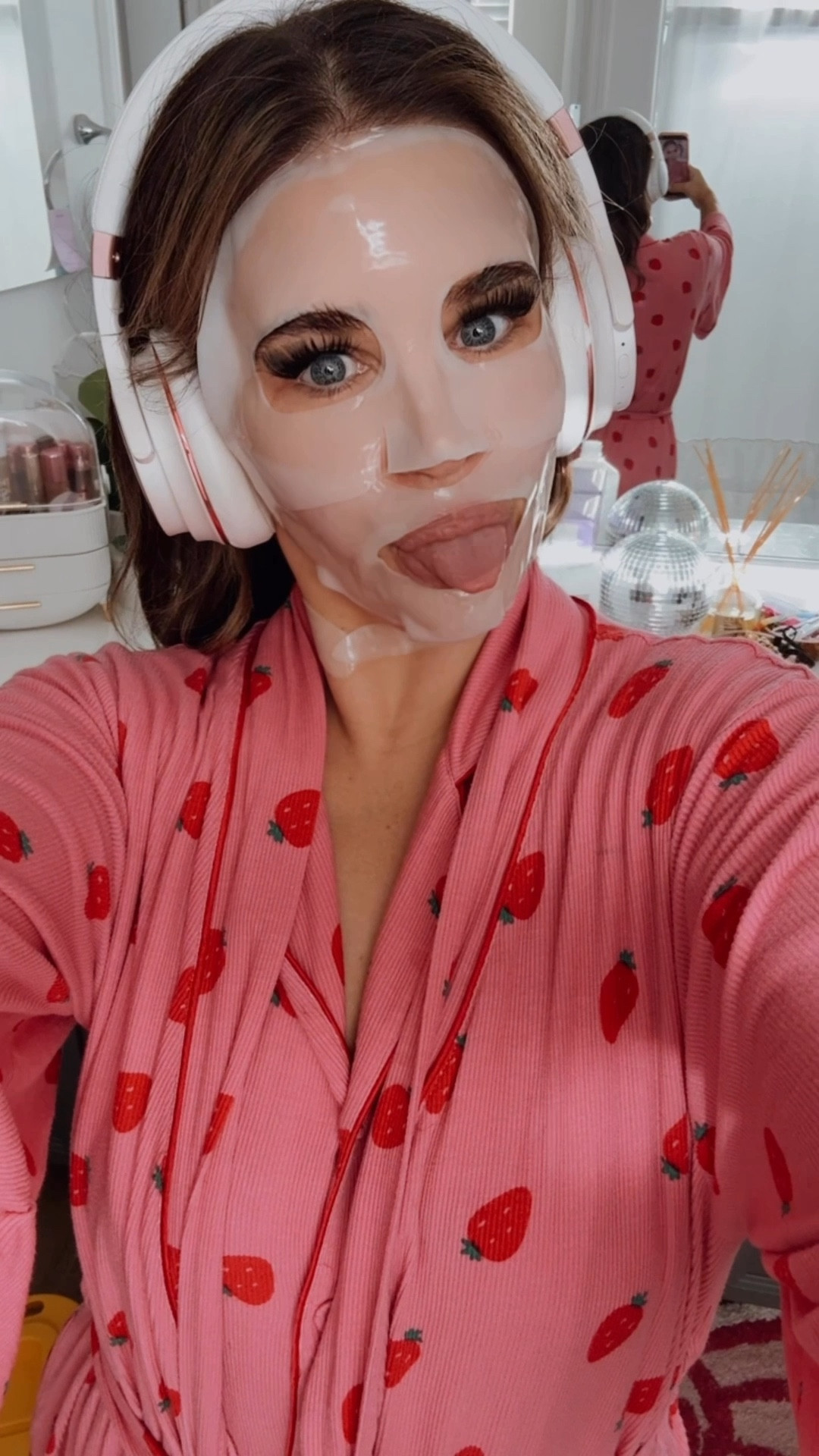 Fav face mask coming in hot  🧖🏼‍♀️🍓
Also linked my strawberry robe because it’s the best 👌🏼

#FaceMask #Collagen #Glow #Face #SheetMask #SelfCare #SelfLove #TikTokTrends #Trending #StayKation #Strawberry #Robe #SpaDay #DIY #AtHome

#LTKBeauty #LTKStyleTip #LTKWatchNow