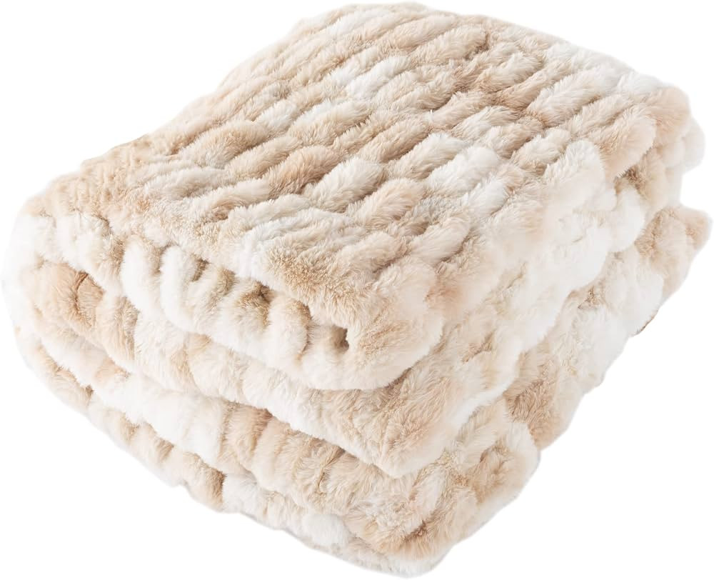Oversized Ruched Faux Fur Blanket - 60x80-Inch Jacquard Faux Fur Queen-Size Throw for Sofas and B... | Amazon (US)